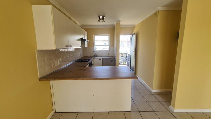 2 Bedroom Property for Sale in Oakglen Western Cape